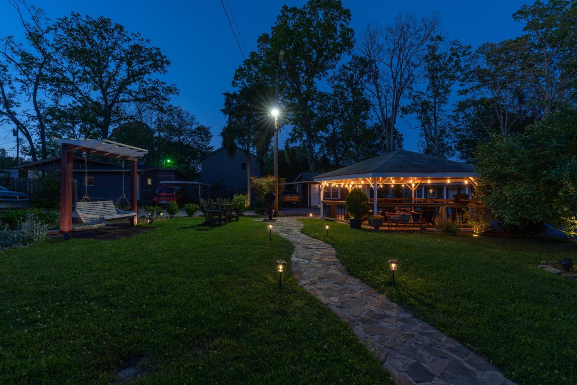 Cedarwood Inn ヘンダーソンビル エクステリア 写真